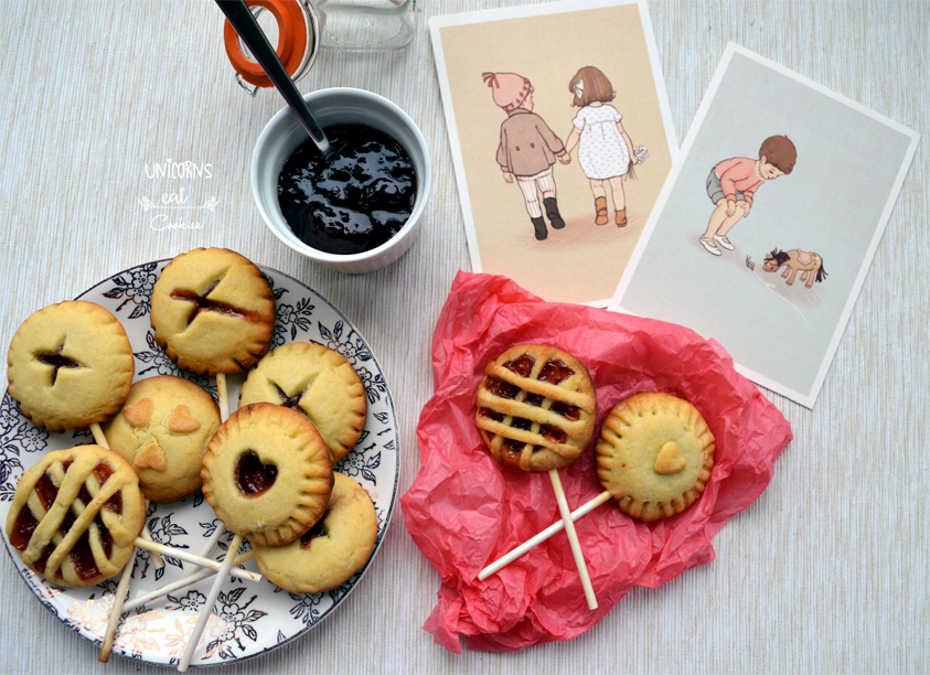 pie pops, unicorns eat cookies, crostatine su stecco, dolci, ricette, idee per feste, party idea, brunch, tart, pie, crostata