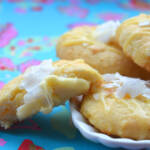 cocco, coconut, ricetta, recipe, cioccolato bianco, white cioccolate, biscotti, biscuits, cookies, filled, ripieno, estate, dessert,