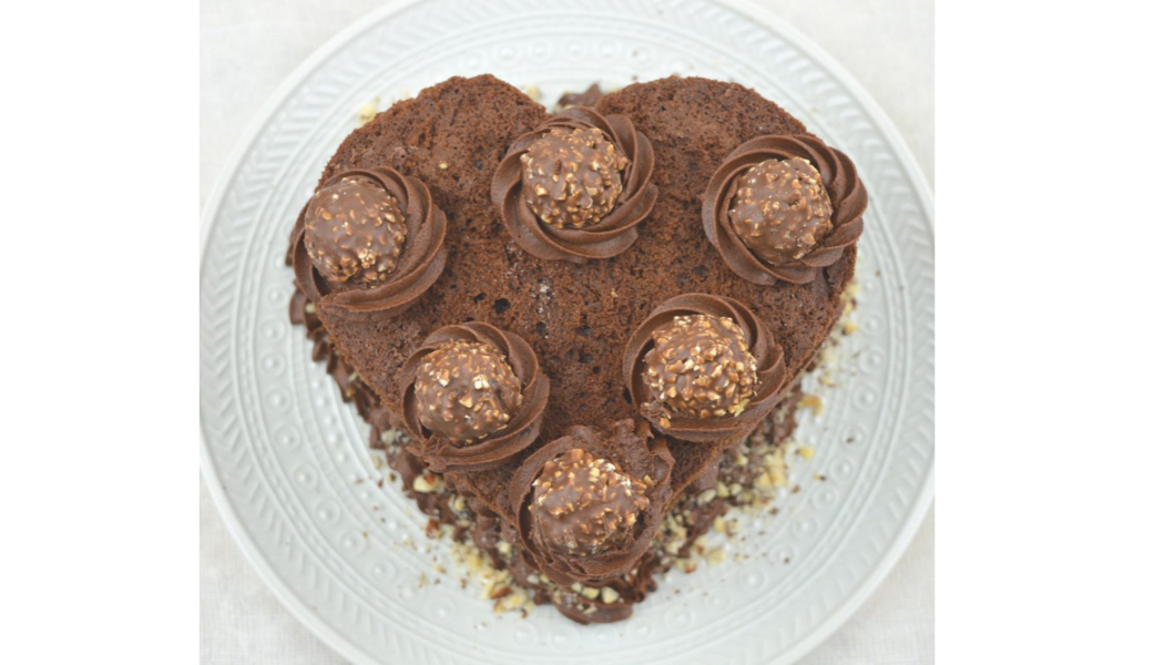 torta a forma di cuore ferrero rocher san valentino anniversario festa della mamma