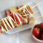 Fragole, strawberry, torta quattro quarti, pound cake, white chocolate cioccolato bianco, spiedini, kebab, pic-nic, grigliata, week end, barbecue