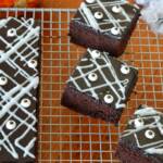 torta con occhi mattoncino al cioccolato di halloween